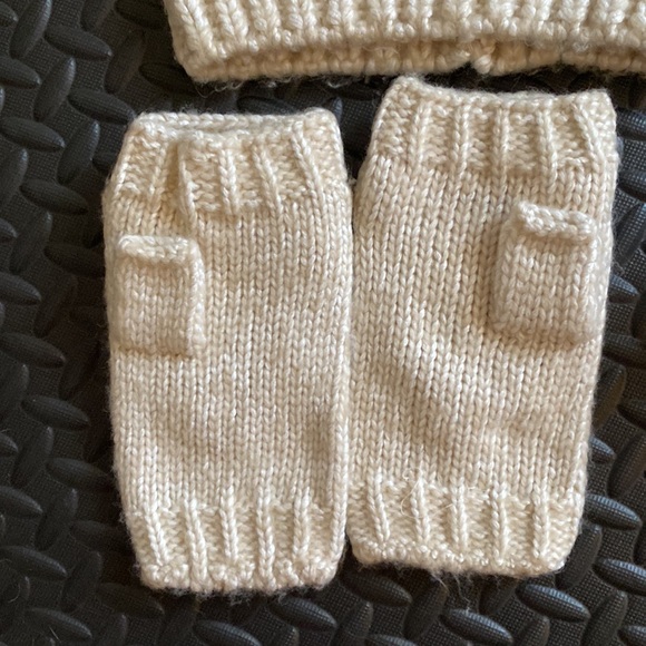 Winter Hat, Gloves, and Scarf - Picture 4 of 5